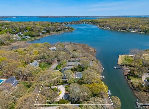 2300 Glenn Rd, Southold, NY, 11971-3314 | Card Image