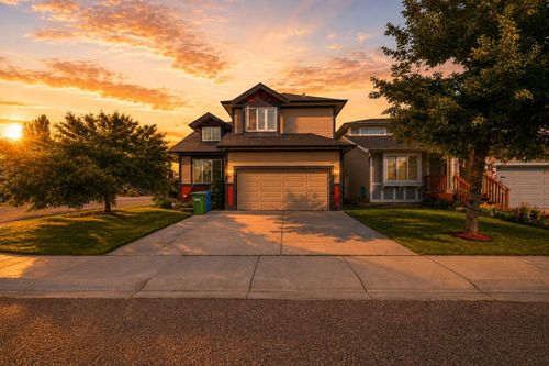 134 Luxstone Rd Sw, Airdrie, AB, T4B0J7 | Card Image