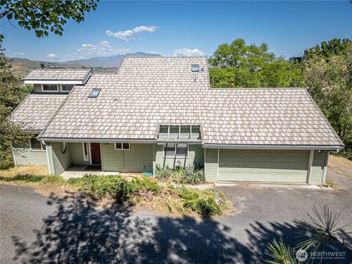 1704 Skyline Dr, Wenatchee, WA, 98801-3238 | Card Image