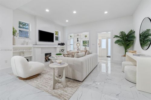 142 Nw 47th Ter, Miami, FL, 33127-2414 | Card Image