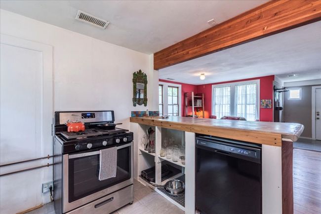 1713 S 5 Th St, House other with 2 bedrooms, 1 bathrooms and 2 parking in Austin TX | Image 11