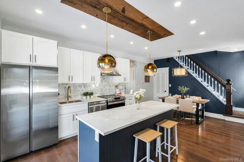 235 Cemetery Rd, East Marion, NY, 11939-1615 | Card Image