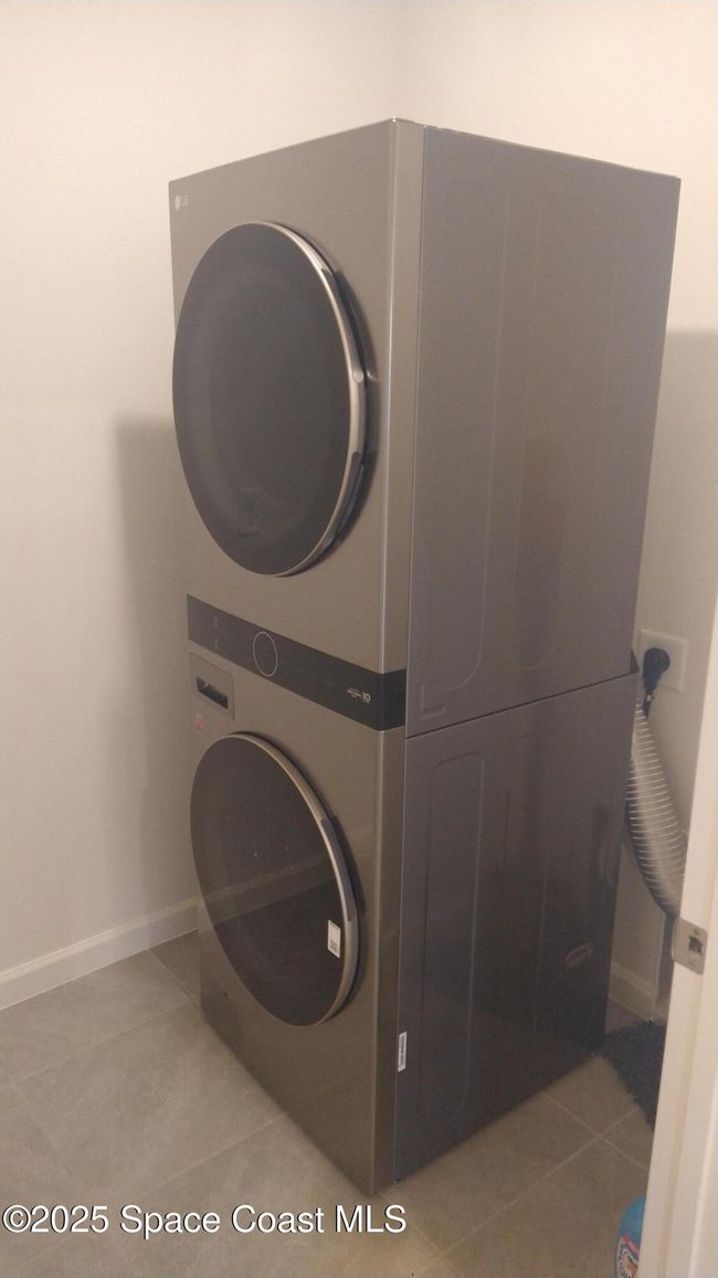 Washer and Dryer included | Image 11