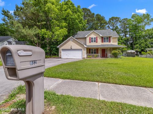 882 Pine Valley Rd, Jacksonville, NC, 28546-7920 | Card Image