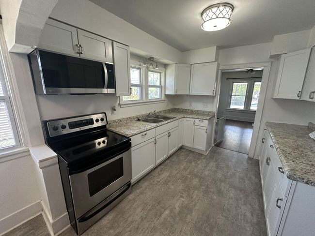 1014 Superior St, House other with 2 bedrooms, 1 bathrooms and null parking in Benton Harbor MI | Image 6