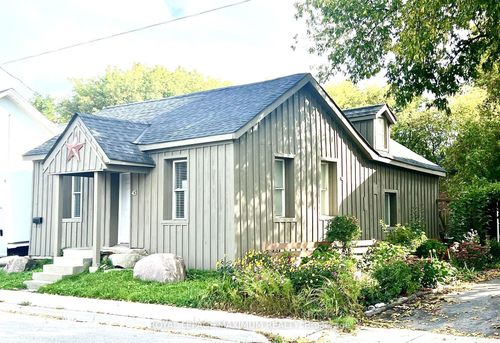 45 Gowan St, Barrie, ON, L4N2P1 | Card Image