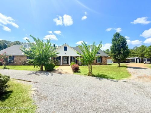 367 Dr King Dr, Gore Springs, MS, 38929-9481 | Card Image
