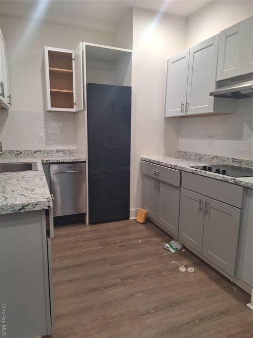 201-91 North St, Middletown, NY, 10940-4988 | Card Image