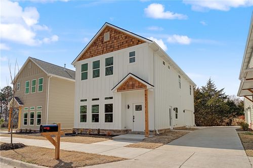 817 S Jagger Lane, Fayetteville, AR, 72701 | Card Image