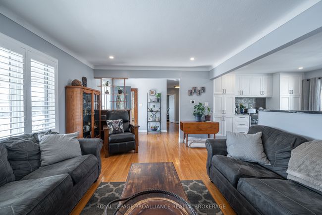 70 Briscoe St, House other with 4 bedrooms, 2 bathrooms and 4 parking in Amherstview ON | Image 11