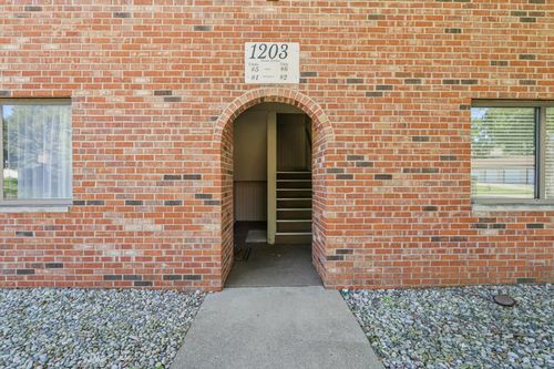 1-1203 Dean Dr, Urbana, IL, 61802-6818 | Card Image