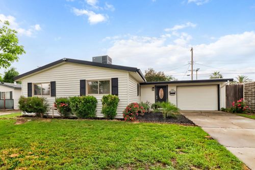 3301 Langley Way, Antelope, CA, 95843-2217 | Card Image