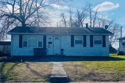 317 E Oak St, Boonville, IN, 47601-2044 | Card Image