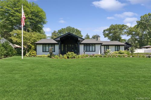 7 King Arthurs Ct, Saint James, NY, 11780-3113 | Card Image