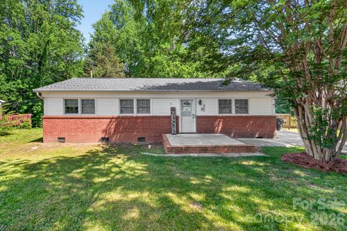 402 Wooddale Dr, Dallas, NC, 28034-9252 | Card Image