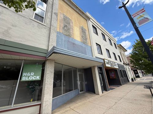 221 E Michigan Ave, Marshall, MI, 49068-1545 | Card Image
