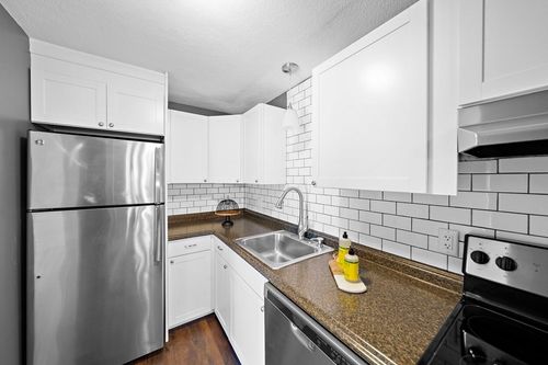 apt-7-80 Fountain Ln, Weymouth, MA, 02190-2113 | Card Image