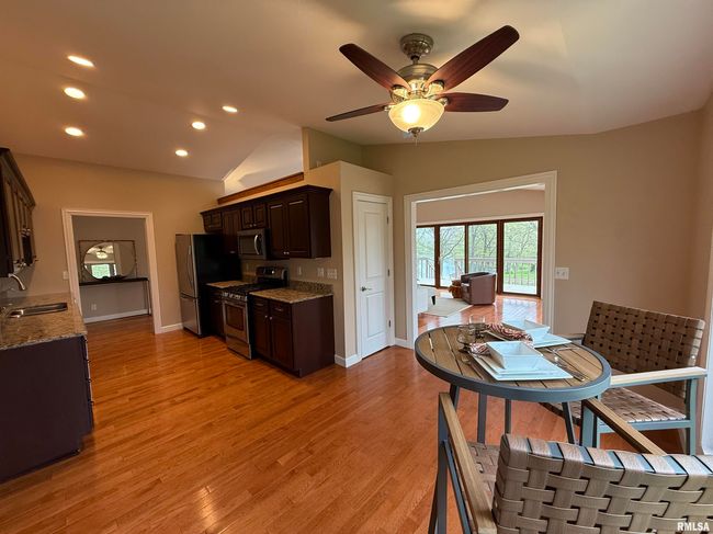 20731 N Sequoia Cv, House other with 4 bedrooms, 2 bathrooms and 2 parking in Chillicothe IL | Image 9