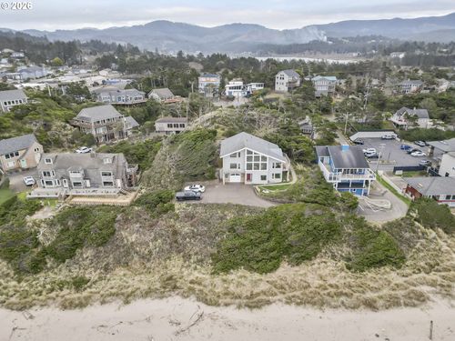 1068 Nw 6th Ct, Lincoln City, OR, 97367-3153 | Card Image