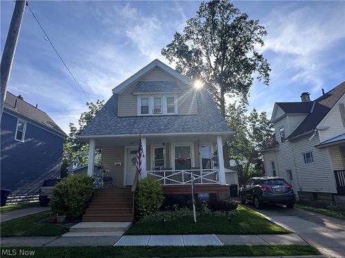 1554 Olivewood Avenue, Lakewood, OH, 44107 | Card Image