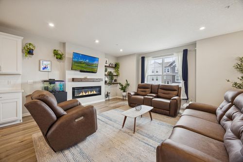 13485 Territorial Cir N, Maple Grove, MN, 55369-4305 | Card Image