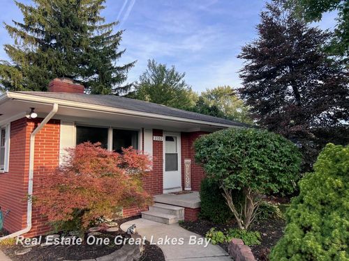 2362 Linda St, Saginaw, MI, 48603-4121 | Card Image