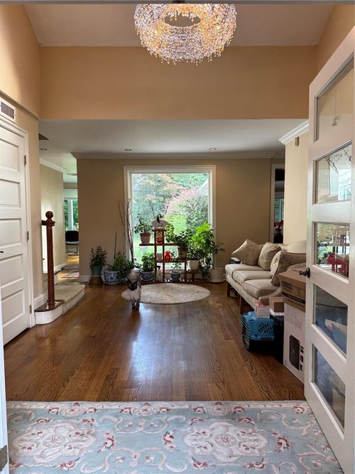 18 Locust Ln, Roslyn Heights, NY, 11577-2625 | Card Image