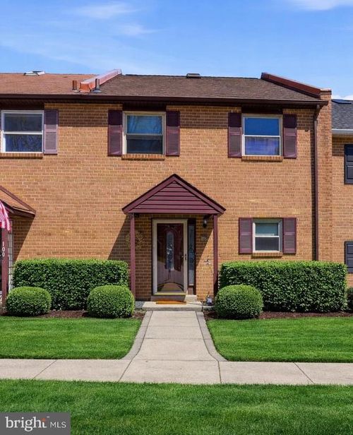 102 Eaton Dr, WAYNE, PA, 19087-3806 | Card Image