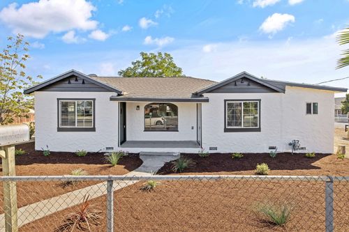 104 E San Joaquin St, Avenal, CA, 93204-1233 | Card Image
