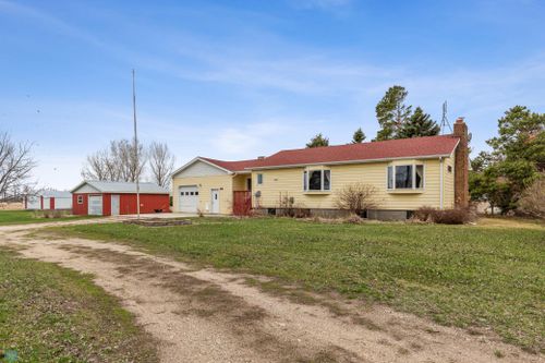 7625 Highway 18, Wyndmere, ND, 58081-9555 | Card Image