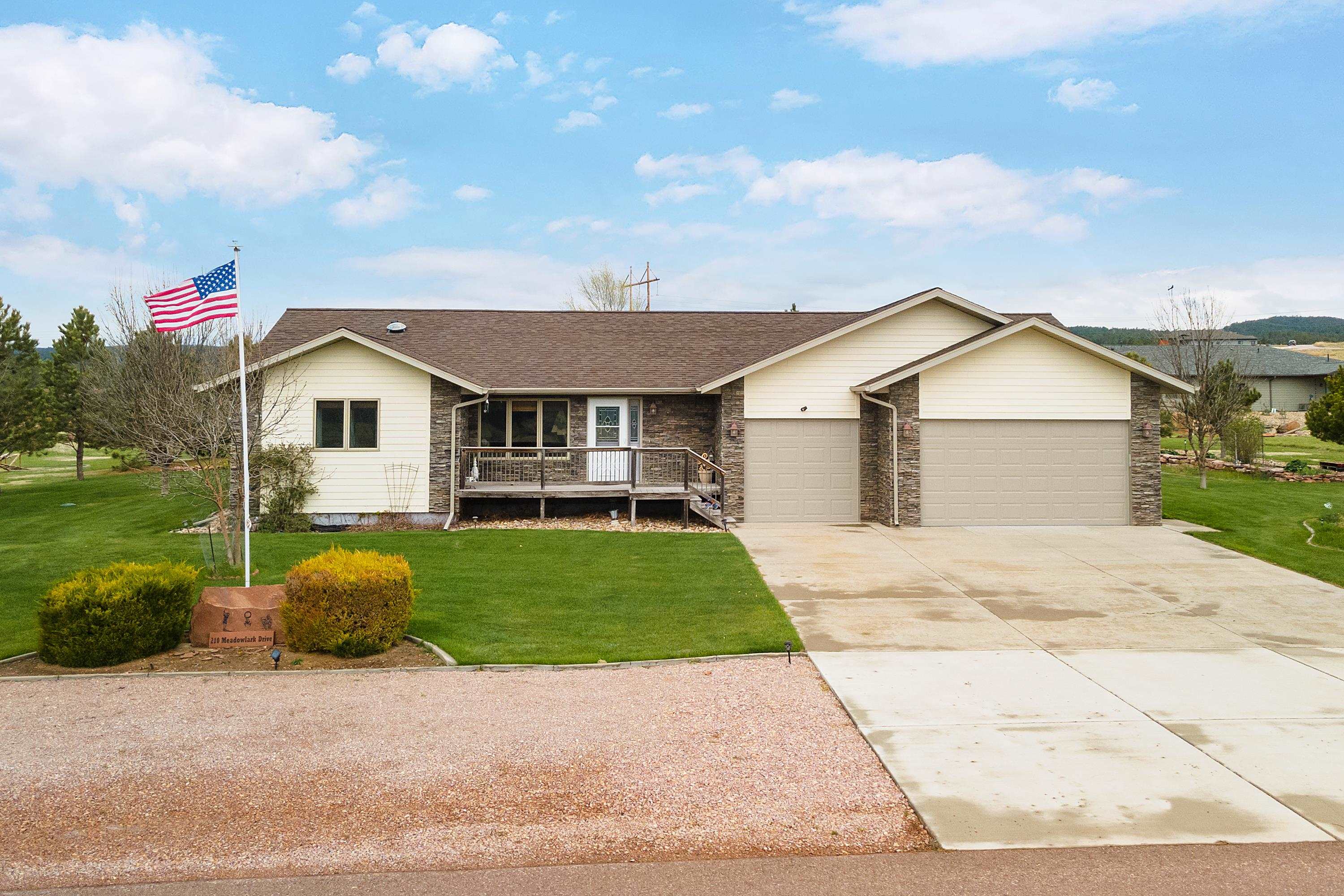 Meadowlark Dr, Hot Springs, SD 57747