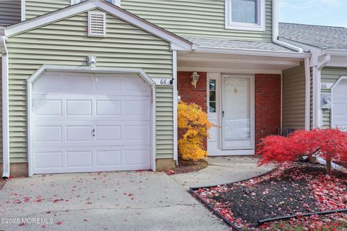 68 Oak Ln, Eatontown, NJ, 07724-3475 | Card Image