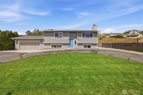 109 Pyramid Pl, Chelan, WA, 98816-9527 | Card Image