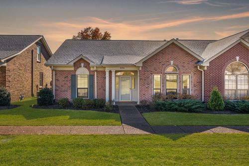 8096 Sunrise Cir, Franklin, TN, 37067-8269 | Card Image