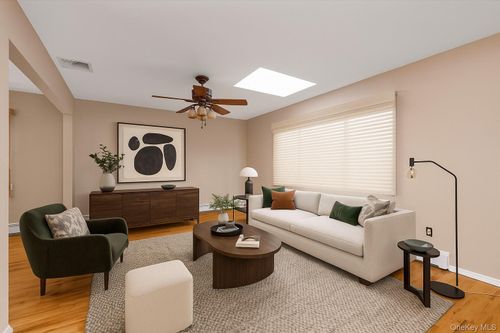 49 Prospect St, Roosevelt, NY, 11575-2422 | Card Image