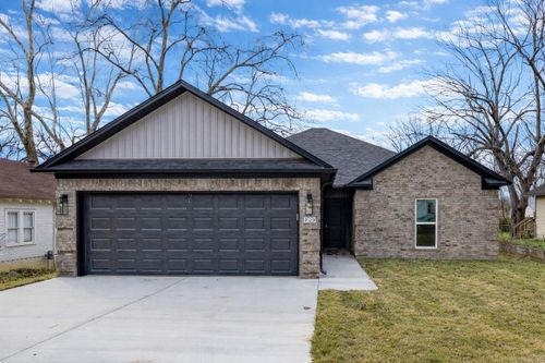 209 N Griffin St, Morrilton, AR, 72110-2732 | Card Image