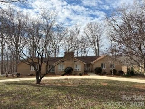 2610 Taylor Rd, Shelby, NC, 28152-7940 | Card Image