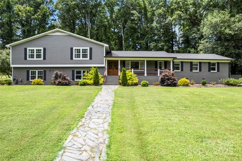 106 Brookmeade Dr, Statesville, NC, 28625-4610 | Card Image