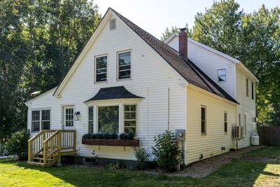 B - 14 Hobart Street, House other with 3 bedrooms, 2 bathrooms and null parking in Exeter NH | Image 3