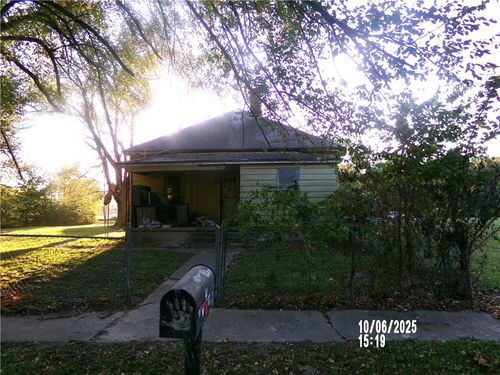 441 Walnut St, Cowgill, MO, 64637-8713 | Card Image