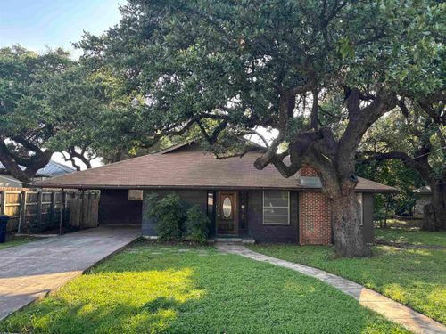 104 N Vandeveer, Burnet, TX, 78611 | Card Image