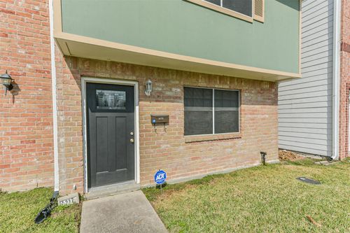 9-4217 Benard Court, Pasadena, TX, 77503 | Card Image