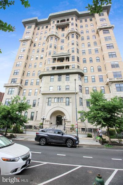 808 - 1615 Q Street Nw, Condo with 2 bedrooms, 1 bathrooms and null parking in WASHINGTON DC | Image 2