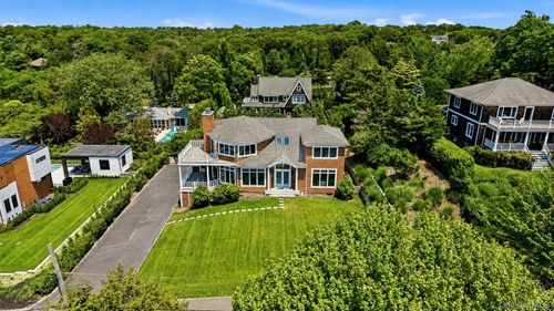 17 Oceanview Dr, Southampton, NY, 11968-4215 | Card Image
