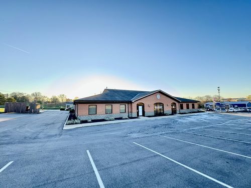 599 Freedom Park Dr, Crestview Hills, KY, 41017-5130 | Card Image