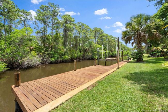 1339 Se Coral Reef St, House other with 3 bedrooms, 2 bathrooms and 2 parking in Port Saint Lucie FL | Image 6