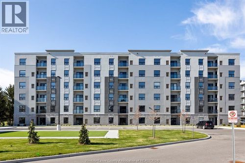 103-190 Main St E, Kingsville, ON, N9Y0G9 | Card Image