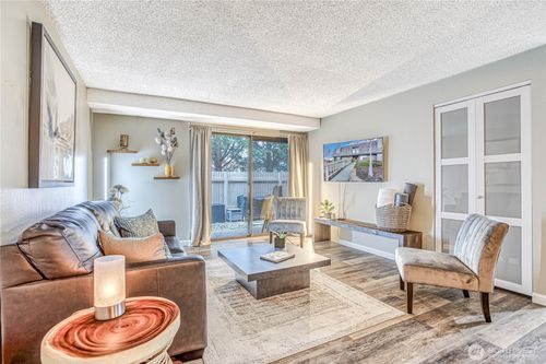 apt-10-1535 Castlerock Ave, Wenatchee, WA, 98801-6320 | Card Image