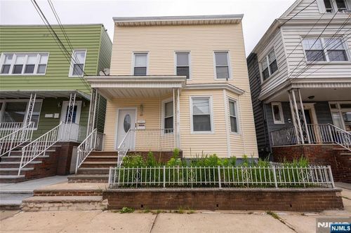 121 W 14th St, Bayonne, NJ, 07002-1318 | Card Image