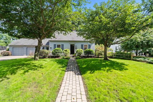 9 Hillside Drive, Nashua, NH, 03064 | Card Image